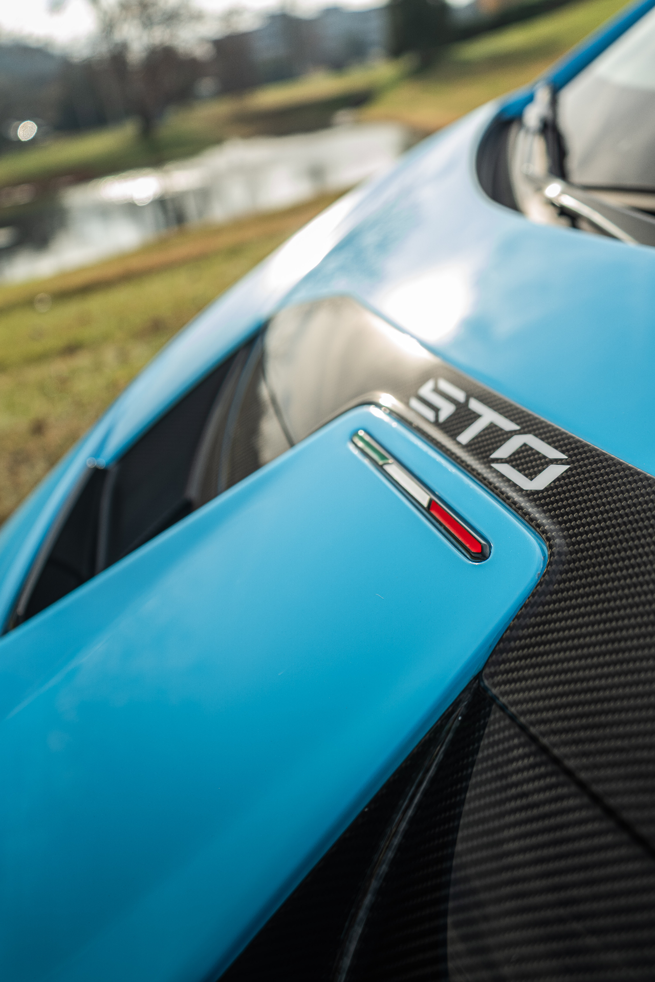 Lamborghini Huracán STO — STO badge detail